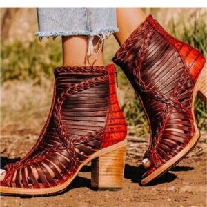 Freebird Bela Wine Multi Gladiator size 8.